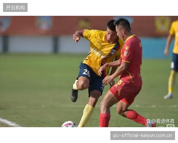 德泽尔比传控体系风险加剧，中后卫范赫克为高位防线付出沉重代价。